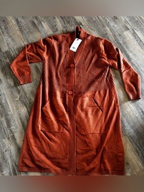 Model France long sleeve cardigan
